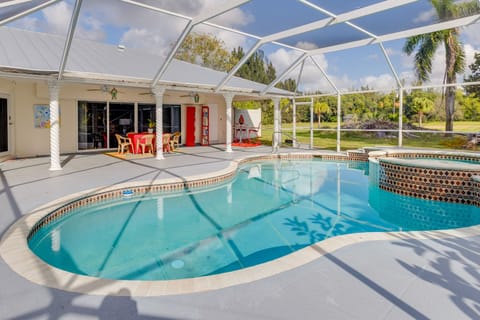 West Palm Beach Vacation Rental | 2BR | 1BA | 838 Sq Ft | Step-Free Entry