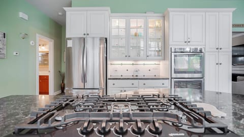 Charming lakefront retreat on Keuka Lake with space to unwind