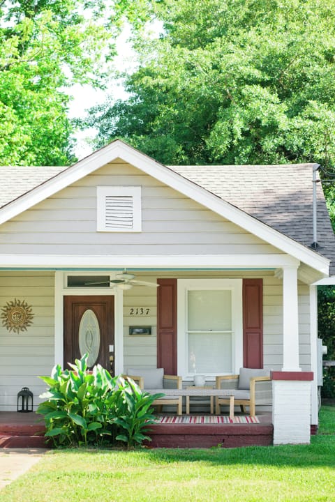Welcome to our homey cottage!
