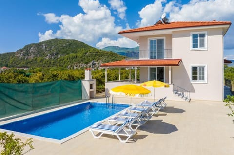 Beautiful villa with private pool and terrace