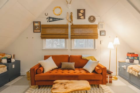 Upstairs, you'll find 4 built in twin beds with individual reading lights, super cozy  blankets and outlets for phone-charging at each bunk