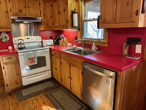 New Induction Range with Double-Convection Ovens and Air-Fryer.
Dishwasher.