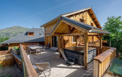 Welcome to Chalet Le Petit Bes