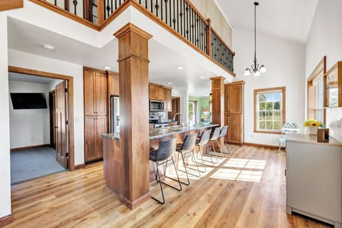 Kitchen / dining area.