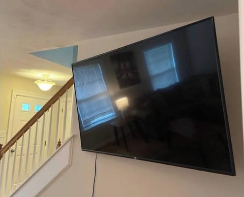 Sojourn | Sea Song Bungalow | 5 BR 3 BA House in Norfolk