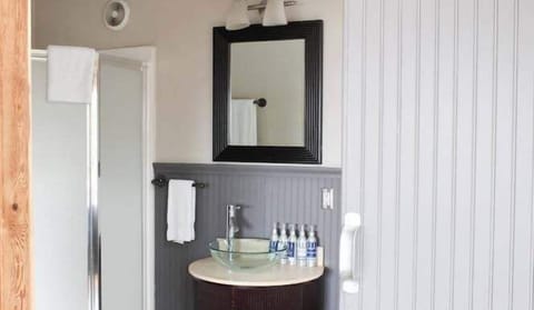 Start mornings at a sleek vanity with hotel-style essentials.