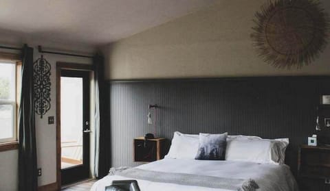 Wake gently to soft light and a calm, airy vibe.