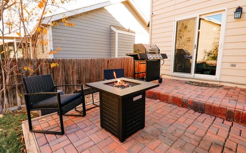 Relax in Comfortable Seating. ๐ฟ๐ช"