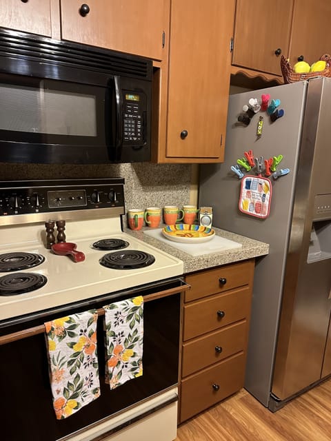 Fully equipped kitchen.