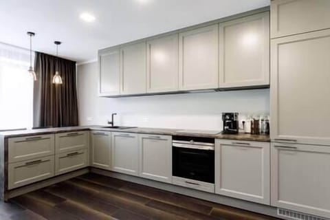 7501fb94-68fe-41d0-9f0e-9261a435db58