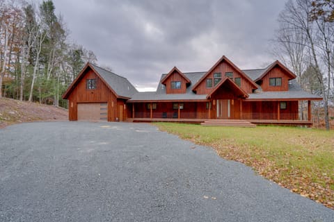 Windham Vacation Rental | 6BR | 5.5BA | 5 Stairs to Enter | 5,500