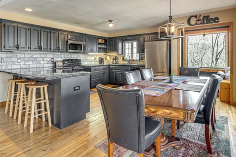 KitchenDining Area | Kitchen