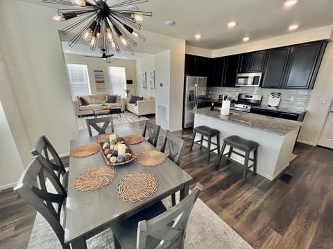 Dining room & kitchen area