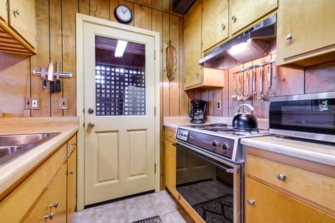 Kitchen | Coffee Maker | Dishware & Flatware | Cooking Basics