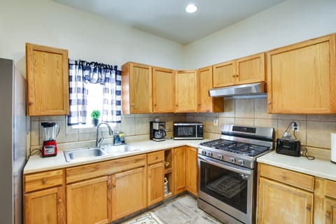 Kitchen | Cooking Basics | Coffee Maker | Paper Towels/Trash Bags Provided