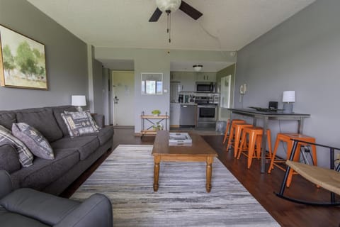Welcome home to Silver Creek 2506, a lovely slope-side-facing property ready to welcome you for your next Snowshoe vacation!