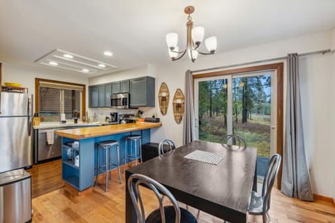Kitchen and dining area