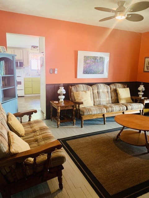 Family room with TV and lots of movies