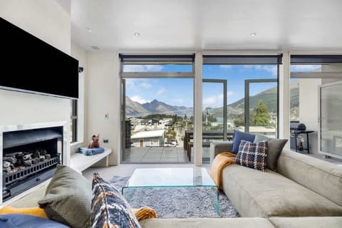 Entertainment lounge, with open flow dining area, kitchen and private spacious balcony with BBQ. Fully double glazed.