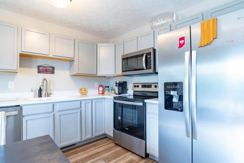 1450 N Willis Dr Unit 3-large-009-008-DSC4001-1499x1000-72dpi