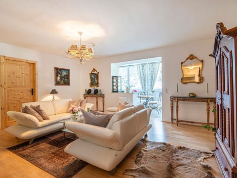 "Emperor Franz Josef I" Luxury Panorama Lodge | #20 - The Schiller Apartment in Bad Hofgastein