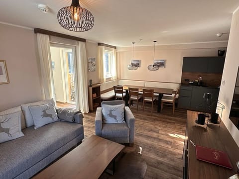 "line" Panorama Lodge #26 - Das Schiller Apartment in Bad Hofgastein