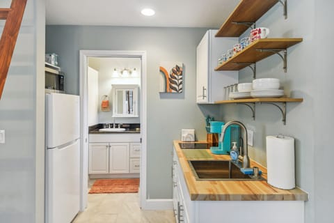 Studio | Kitchenette | Cooking Basics