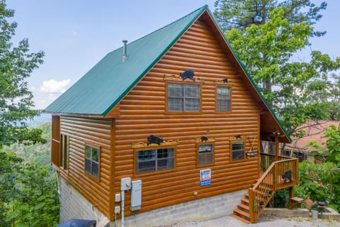 Away From it All, a 1 bedroom cabin rental located in Pigeon Forge