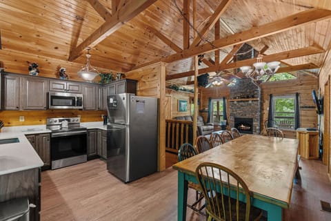 bearly-in-the-mountains-20