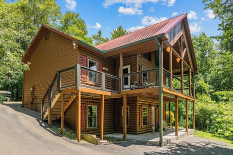 bearly-in-the-mountains-2