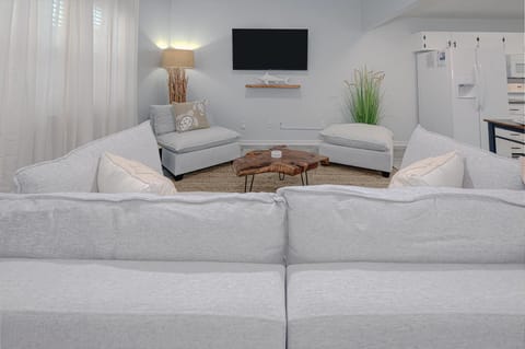 Fitted with new furnishings throughout!