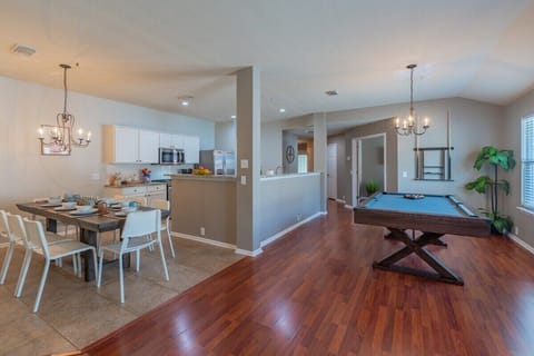 Pool table & dining area