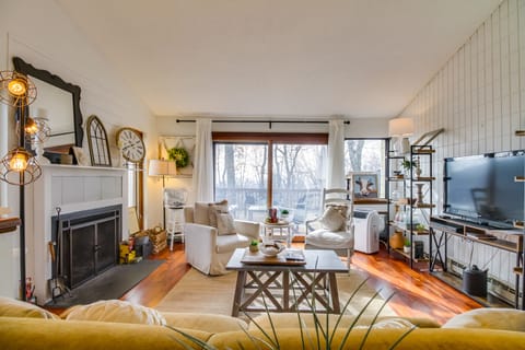 Roseland Vacation Rental | 4BR | 4BA | 1,500 Sq Ft | Stairs Required