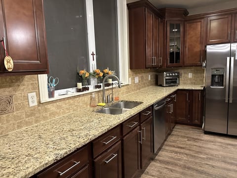 Large kitchen for meal prep 