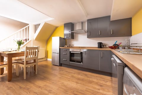 Well-equipped recently renovated kitchen