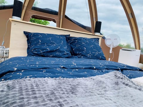 Wigwam Bed and Bourgogne 8