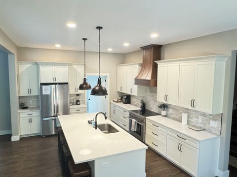 Fully stocked kitchen will accommodate all your cooking needs