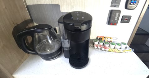 Wander Kurieg and electric kettle