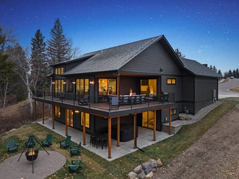 The Huckleberry House is located on the Flathead River. A large deck, furnished with comfortable seating, provides a perfect spot for enjoying morning coffee or evening sunsets.