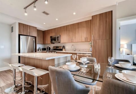 South Arlington Arlington 2 Bedroom Dining Room