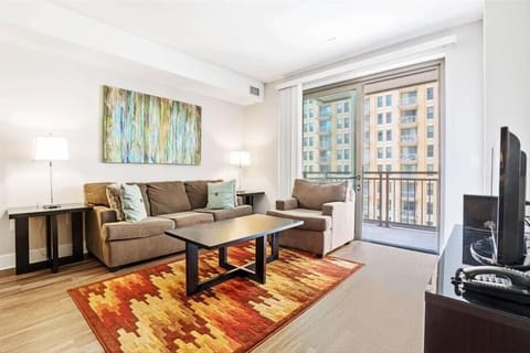 South Arlington Arlington 2 Bedroom Living Room