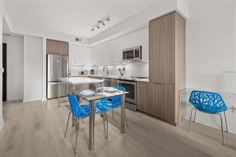 Noma Washington 1 Bedroom Deluxe w/ Balco Kitchen