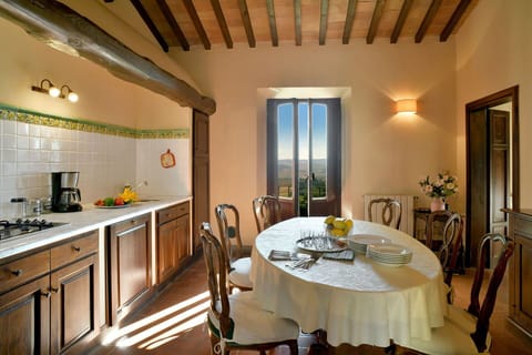 Common Room, Kitchen