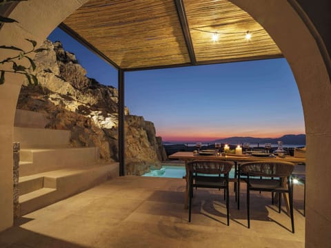 Majestic Sunset Views from the property - Sunset light by the pool