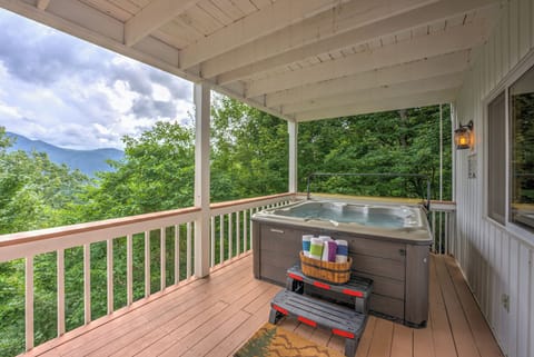 Relax and unwind, you’re on jacuzzi time.