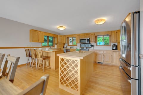 Well appointed kitchen with new appliances, stocked for your best family meals!