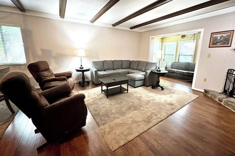 Mountain Charm's spacious living area