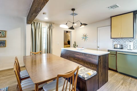 Dining Room | Dishware & Flatware Provided