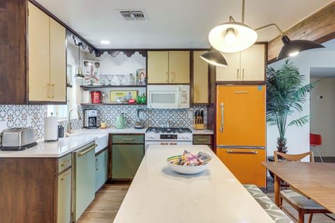 Kitchen | Cooking Basics | Coffee Maker | Toaster