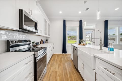 Plenty of Space in Kitchen